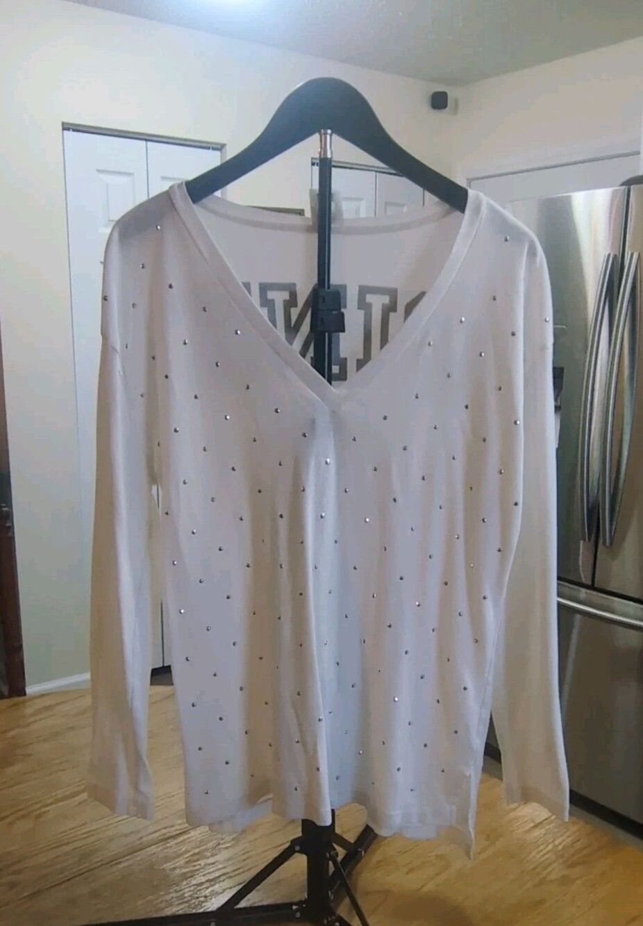 Victoria’s Secret “Pink”  Silver Rhinestone V-neck  Women’s Small (16)